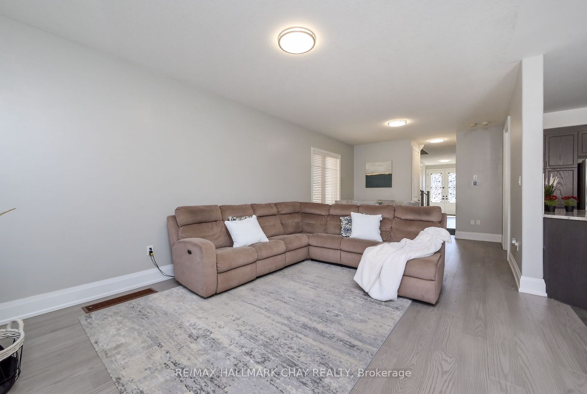 68 Walker Blvd