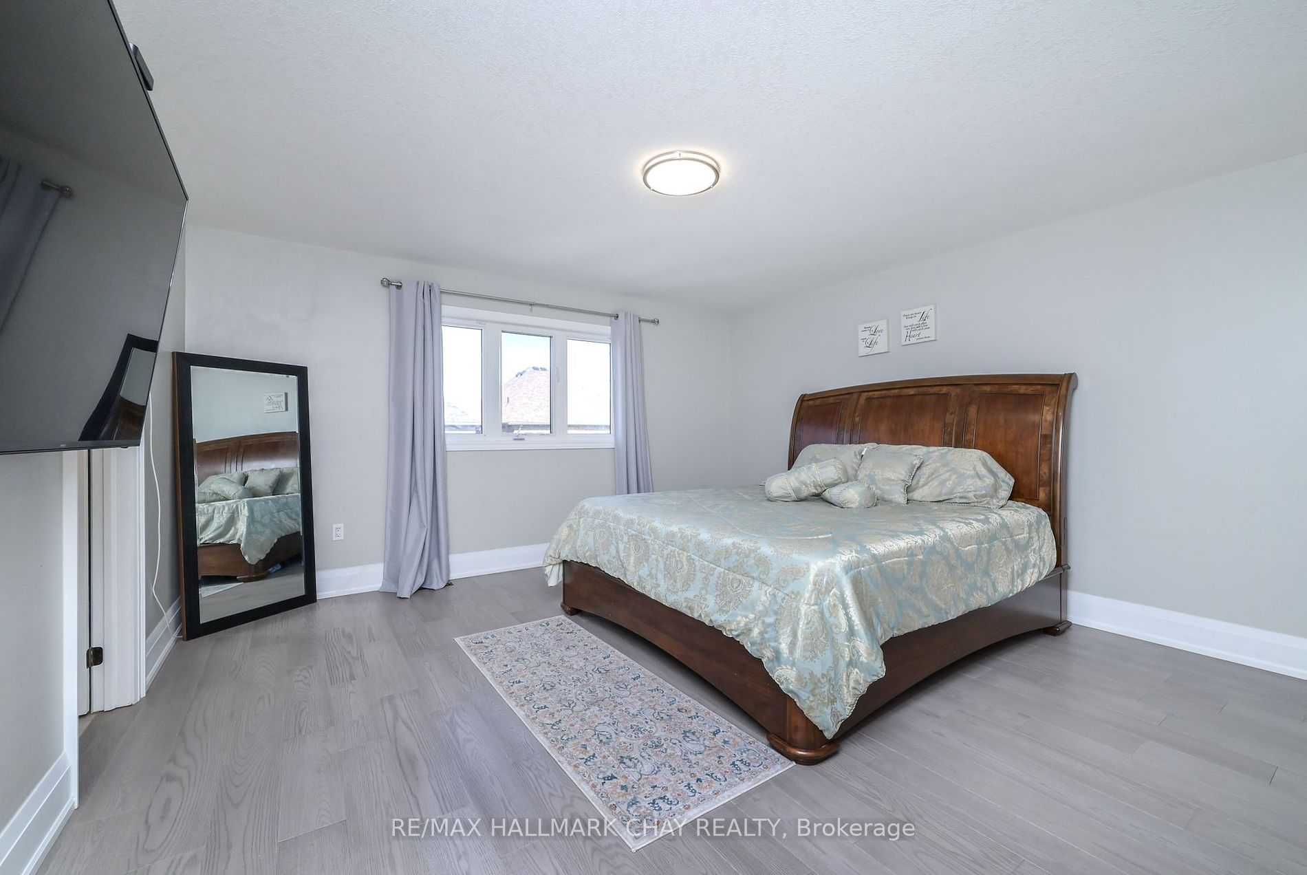 68 Walker Blvd