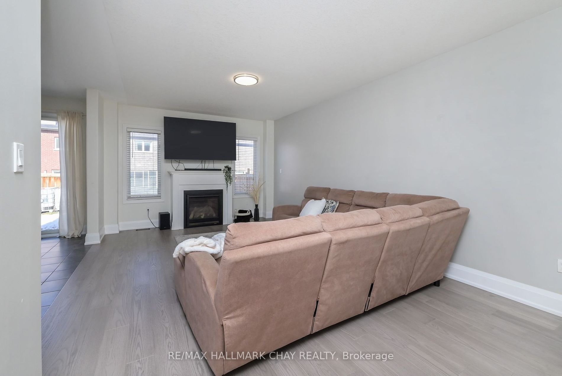 68 Walker Blvd
