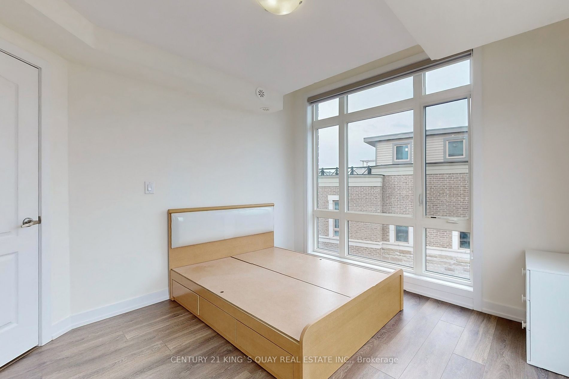 10 Westmeath Lane, #2202