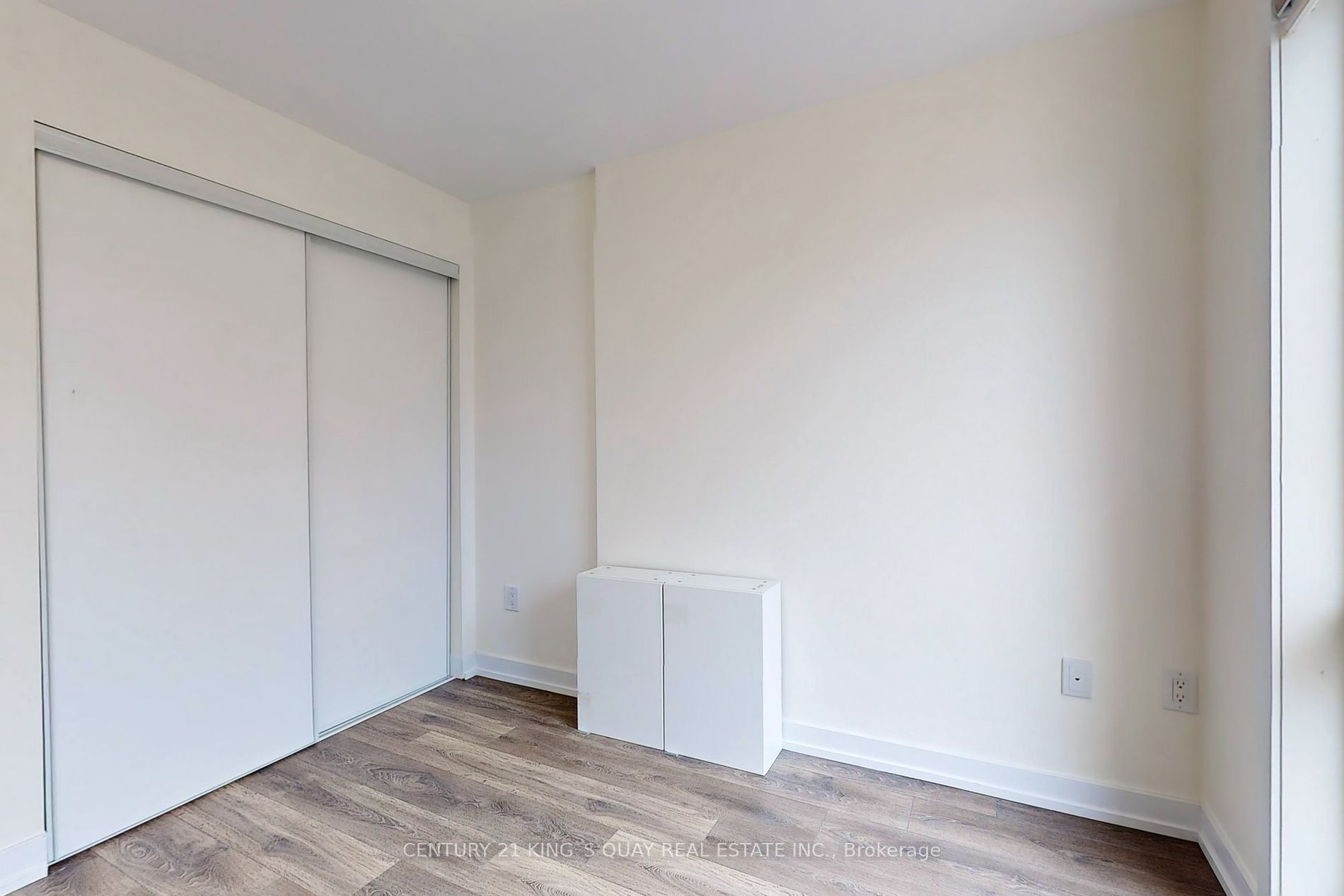 10 Westmeath Lane, #2202