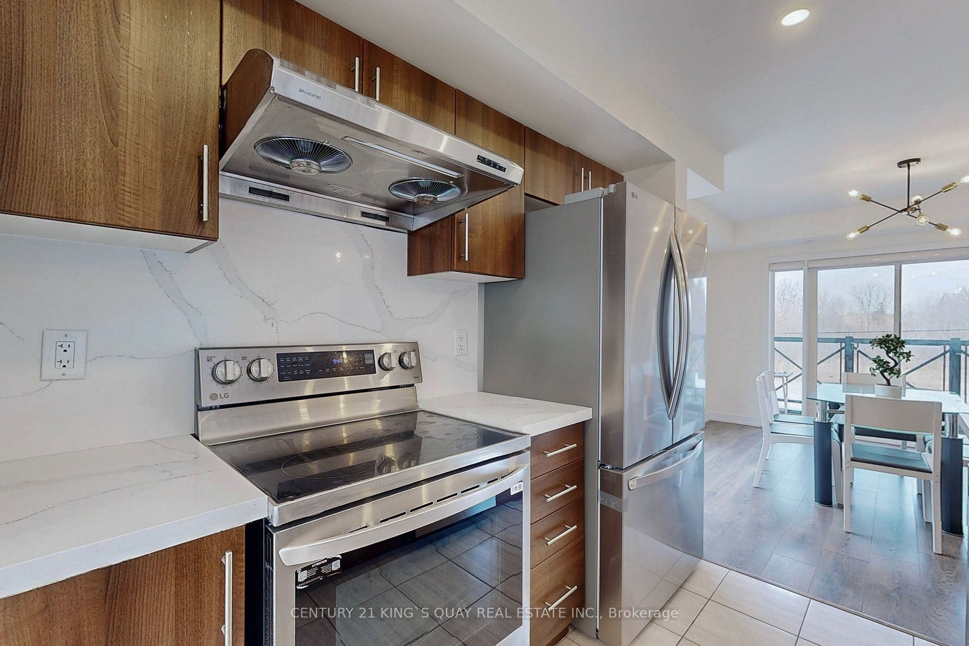 10 Westmeath Lane, #2202