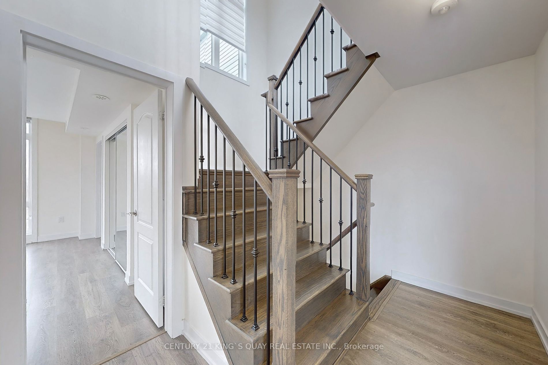 10 Westmeath Lane, #2202