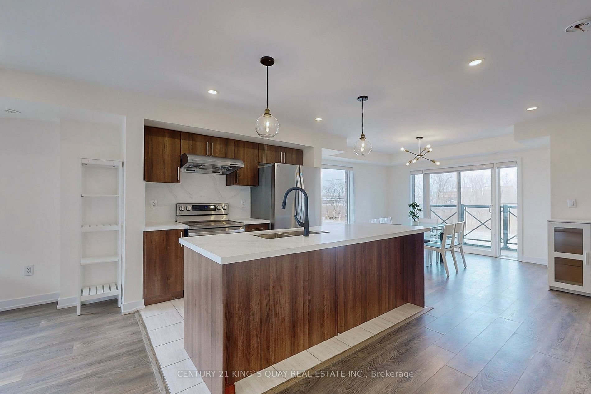 10 Westmeath Lane, #2202
