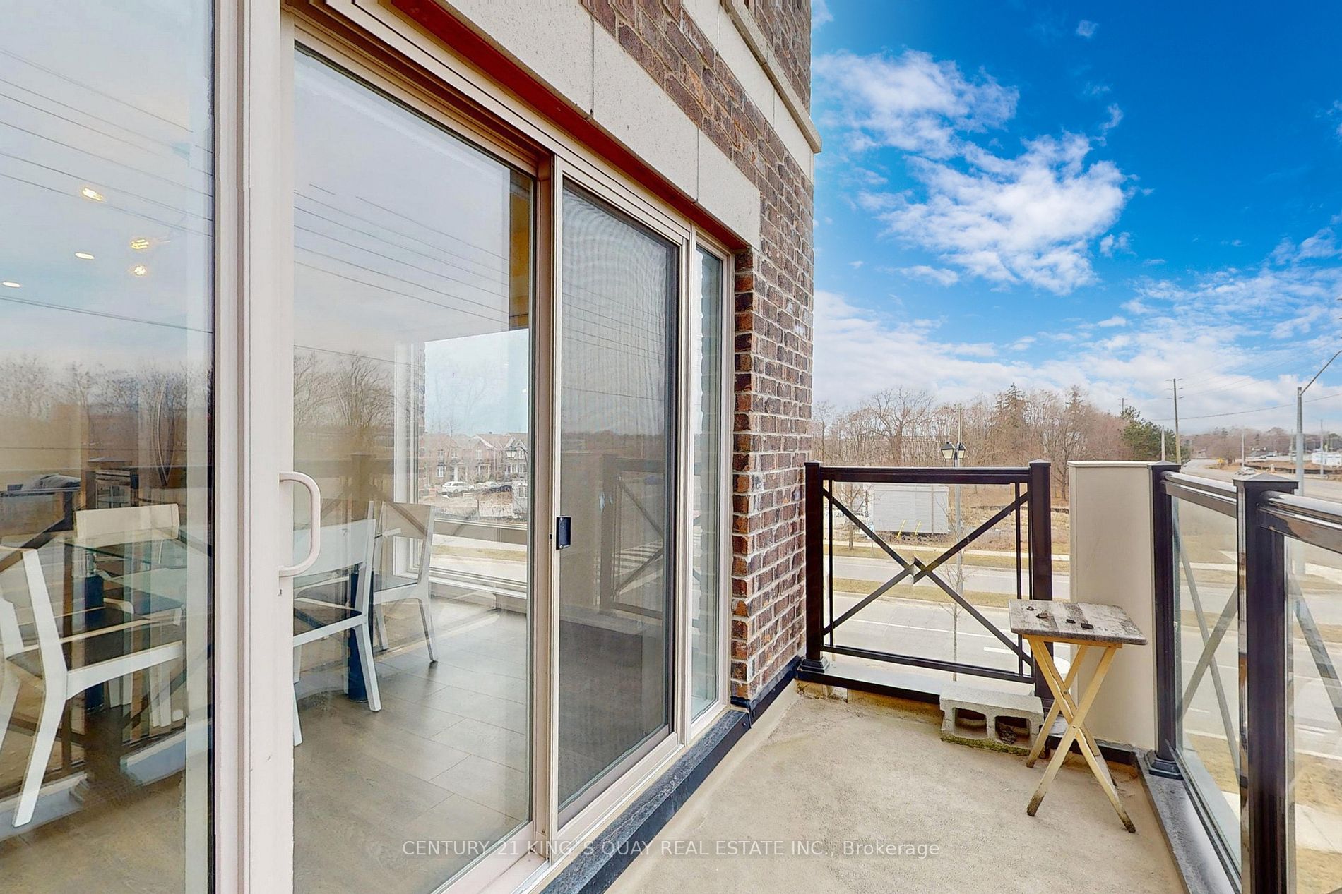 10 Westmeath Lane, #2202