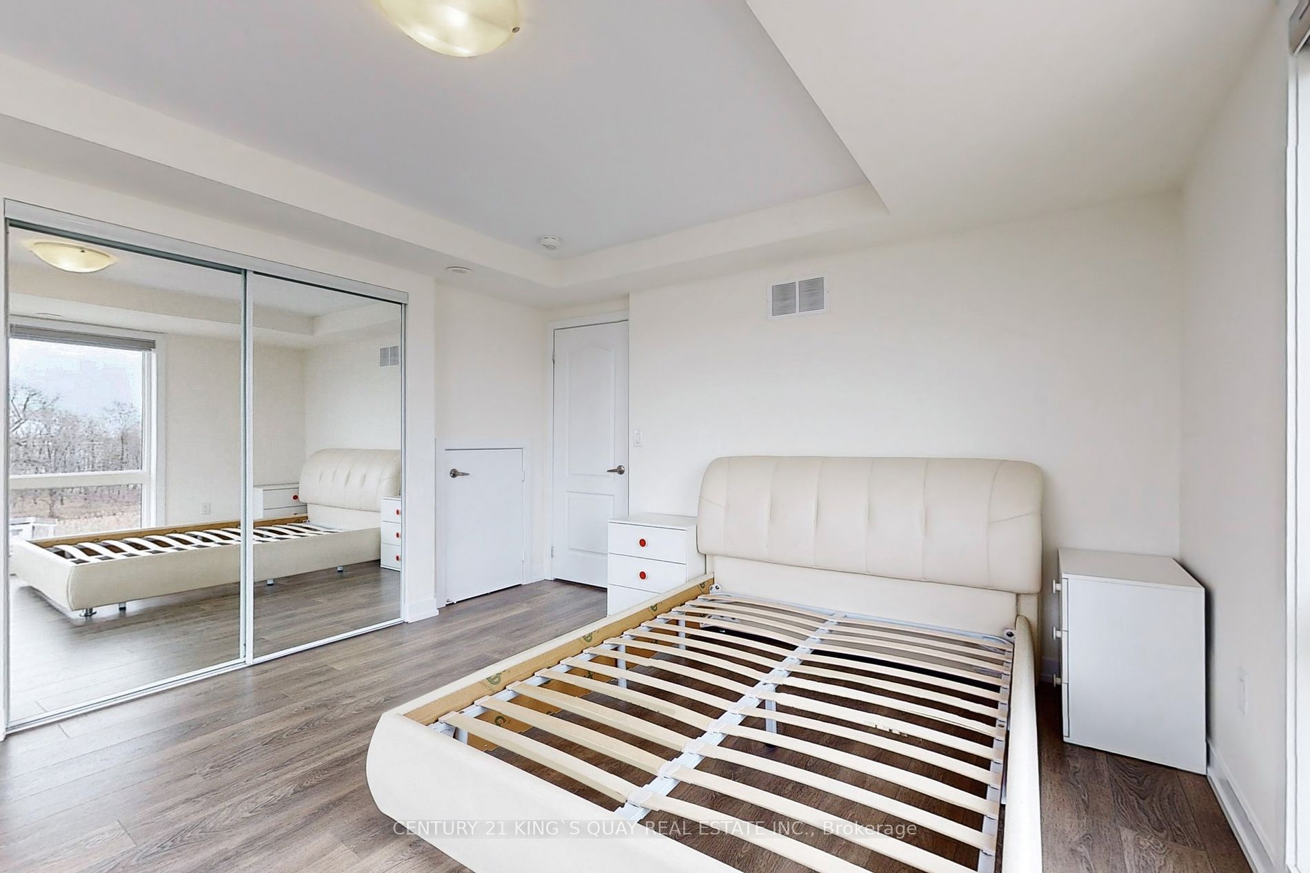 10 Westmeath Lane, #2202