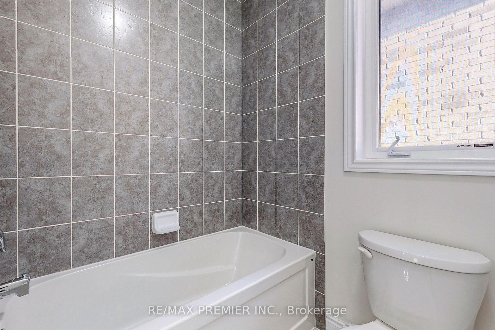 136 Stormont Tr