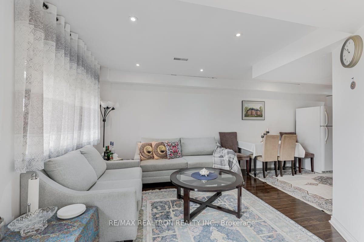8 Townwood Drive, #9