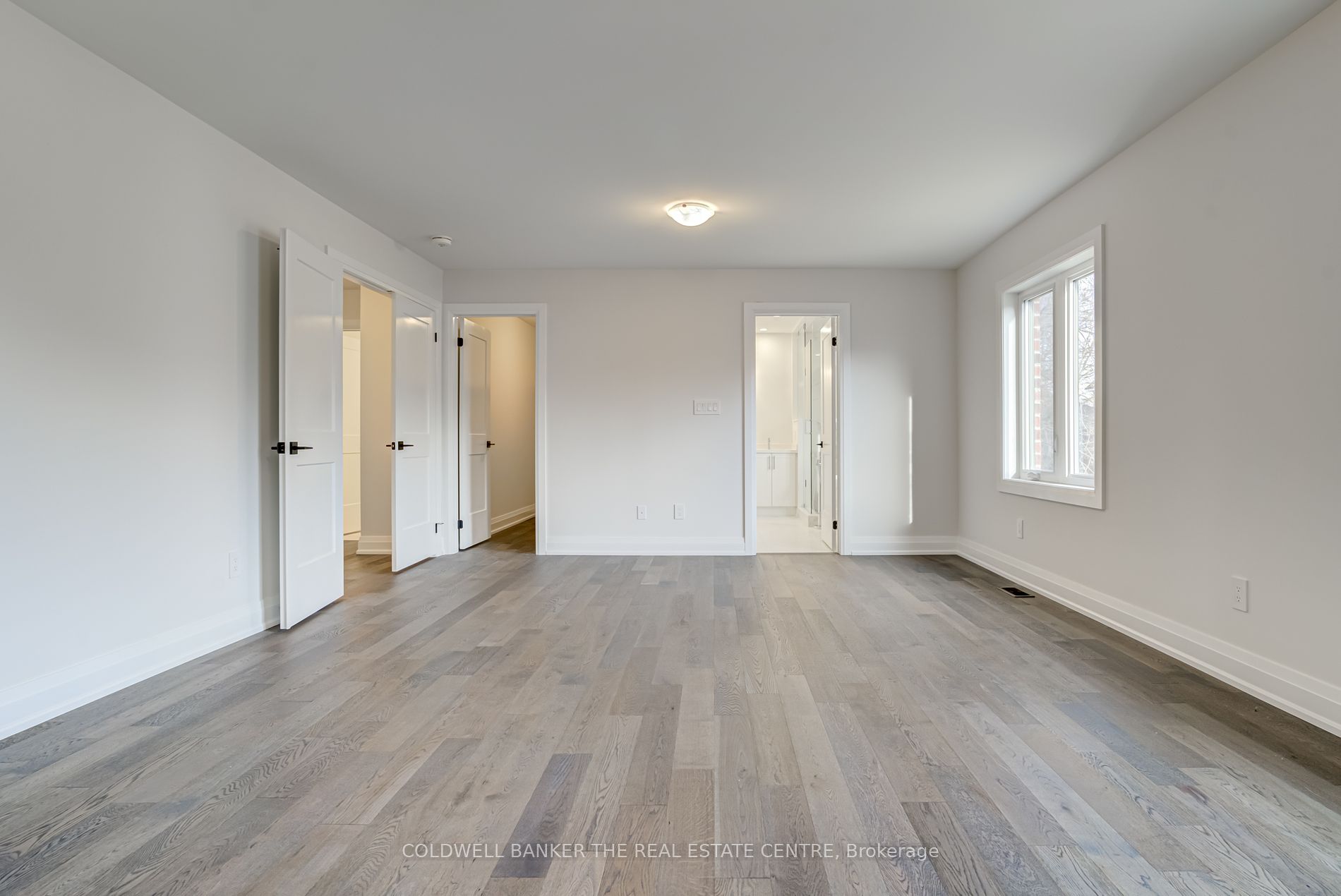 27 Wellington St