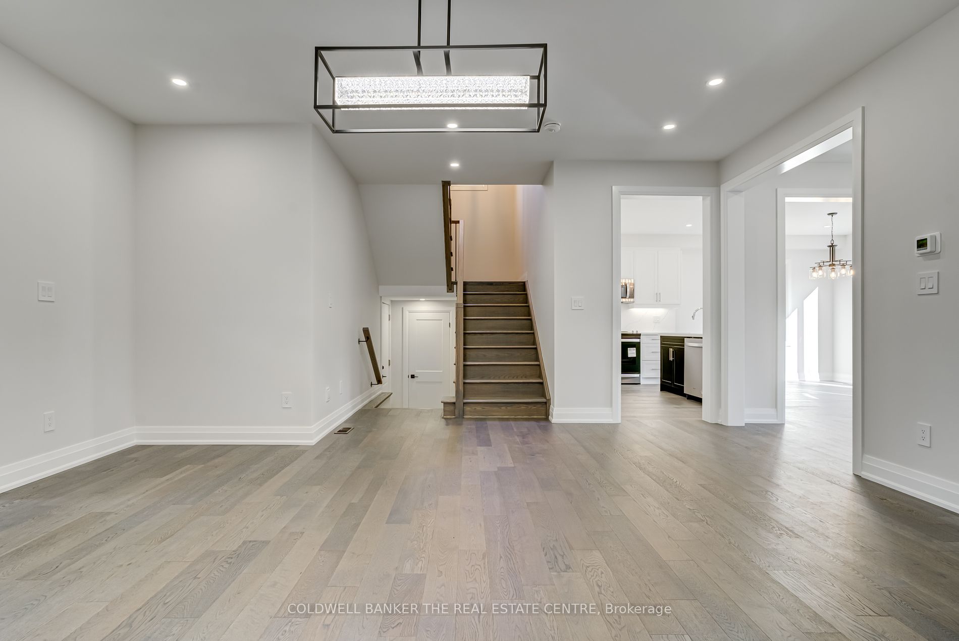 27 Wellington St