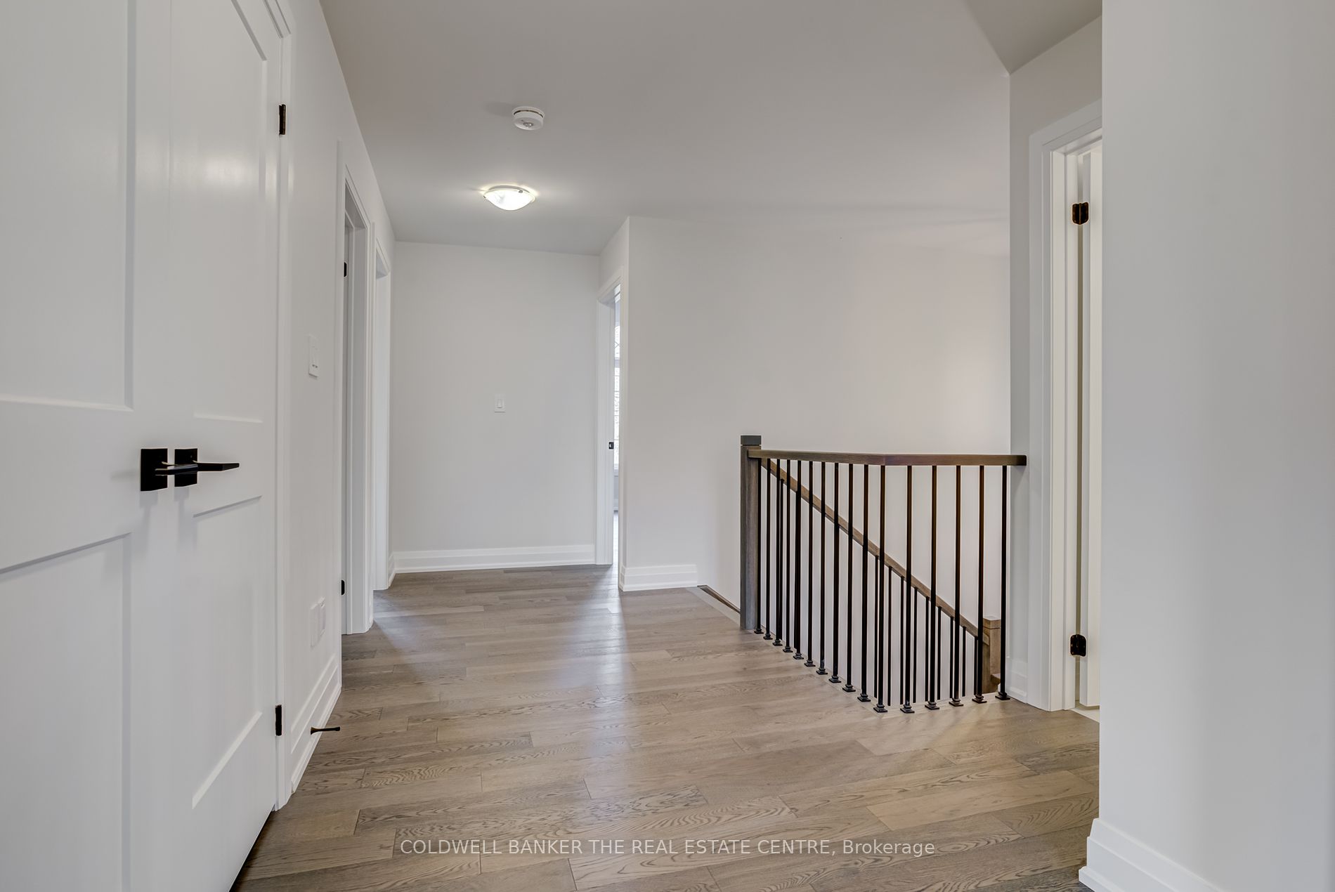 27 Wellington St