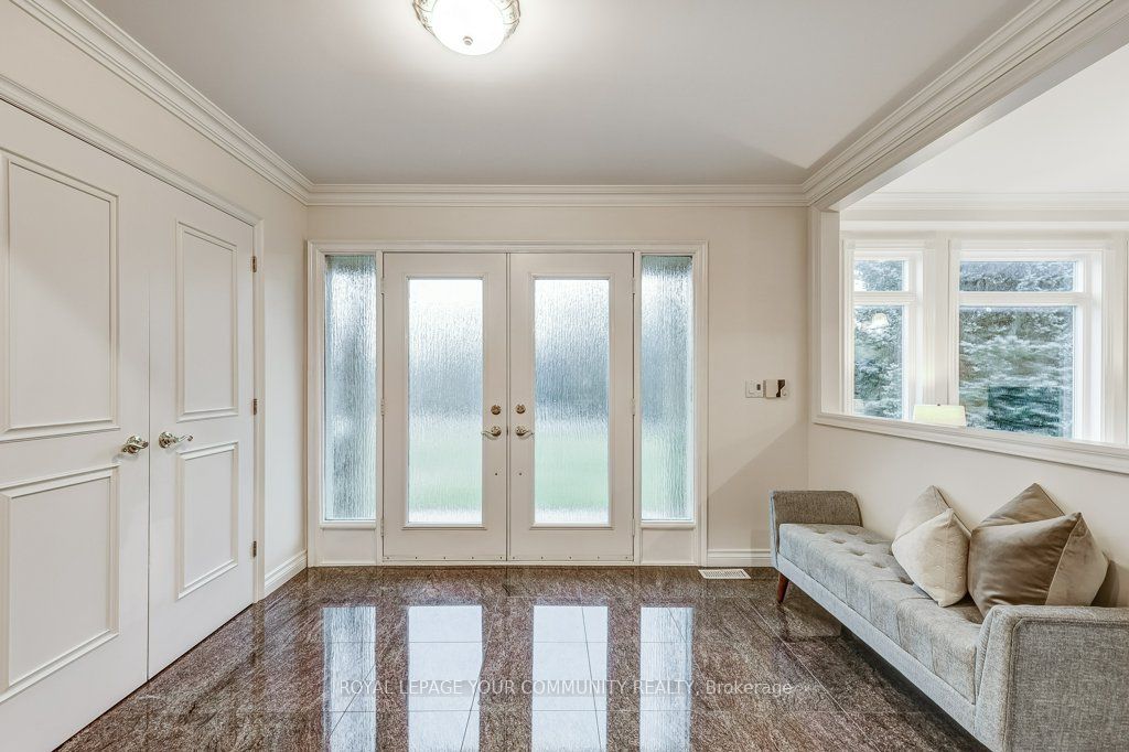 8 Country Heights Drive
