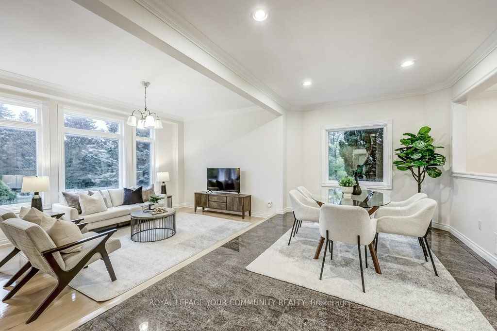 8 Country Heights Drive