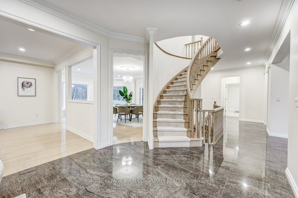 8 Country Heights Drive