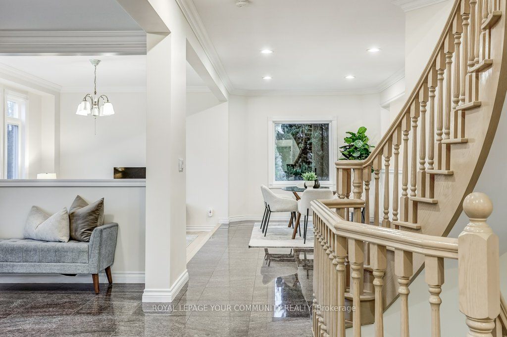 8 Country Heights Drive