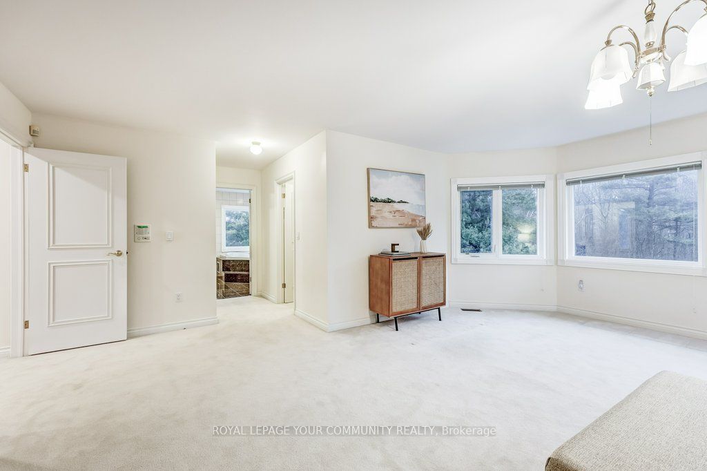 8 Country Heights Drive