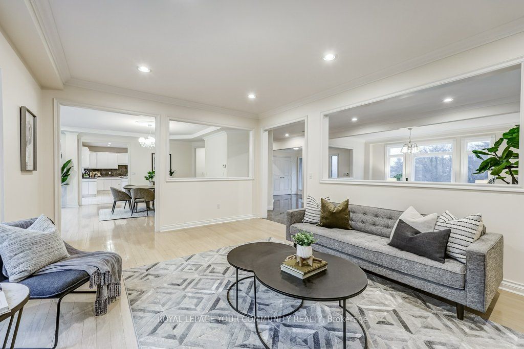 8 Country Heights Drive