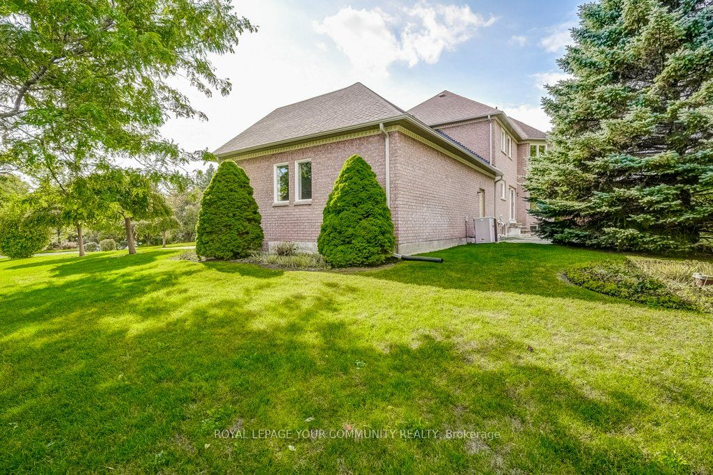 8 Country Heights Drive