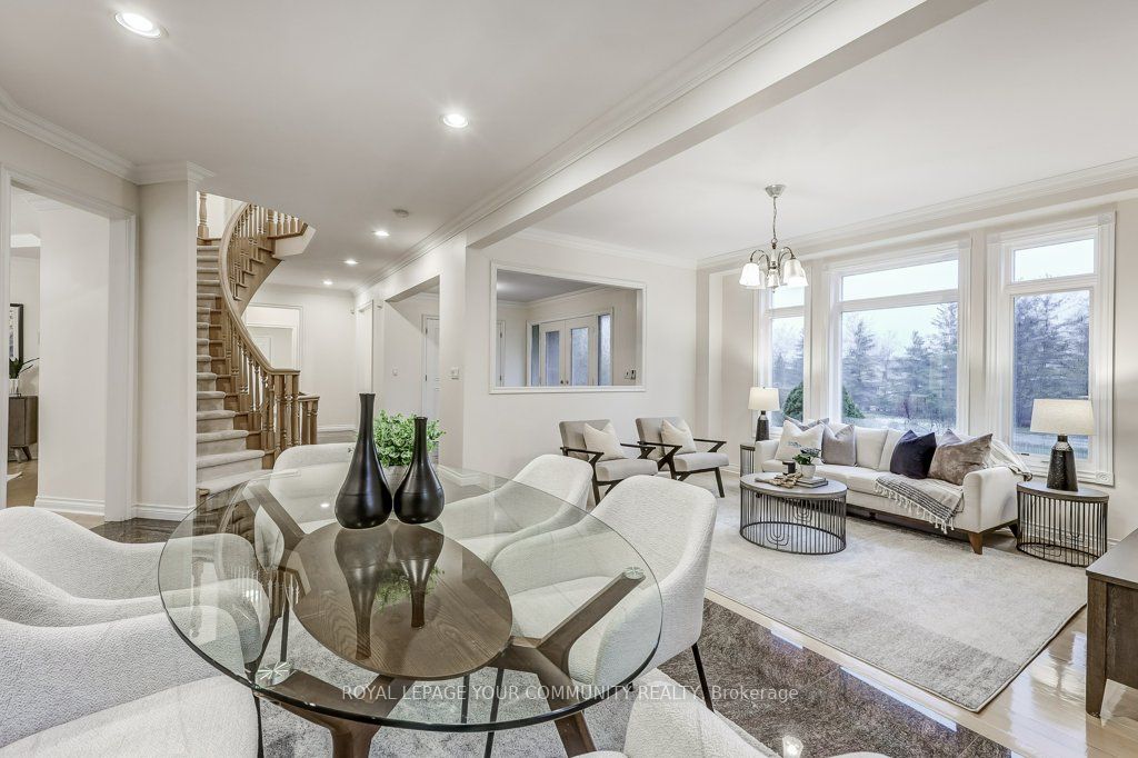 8 Country Heights Drive