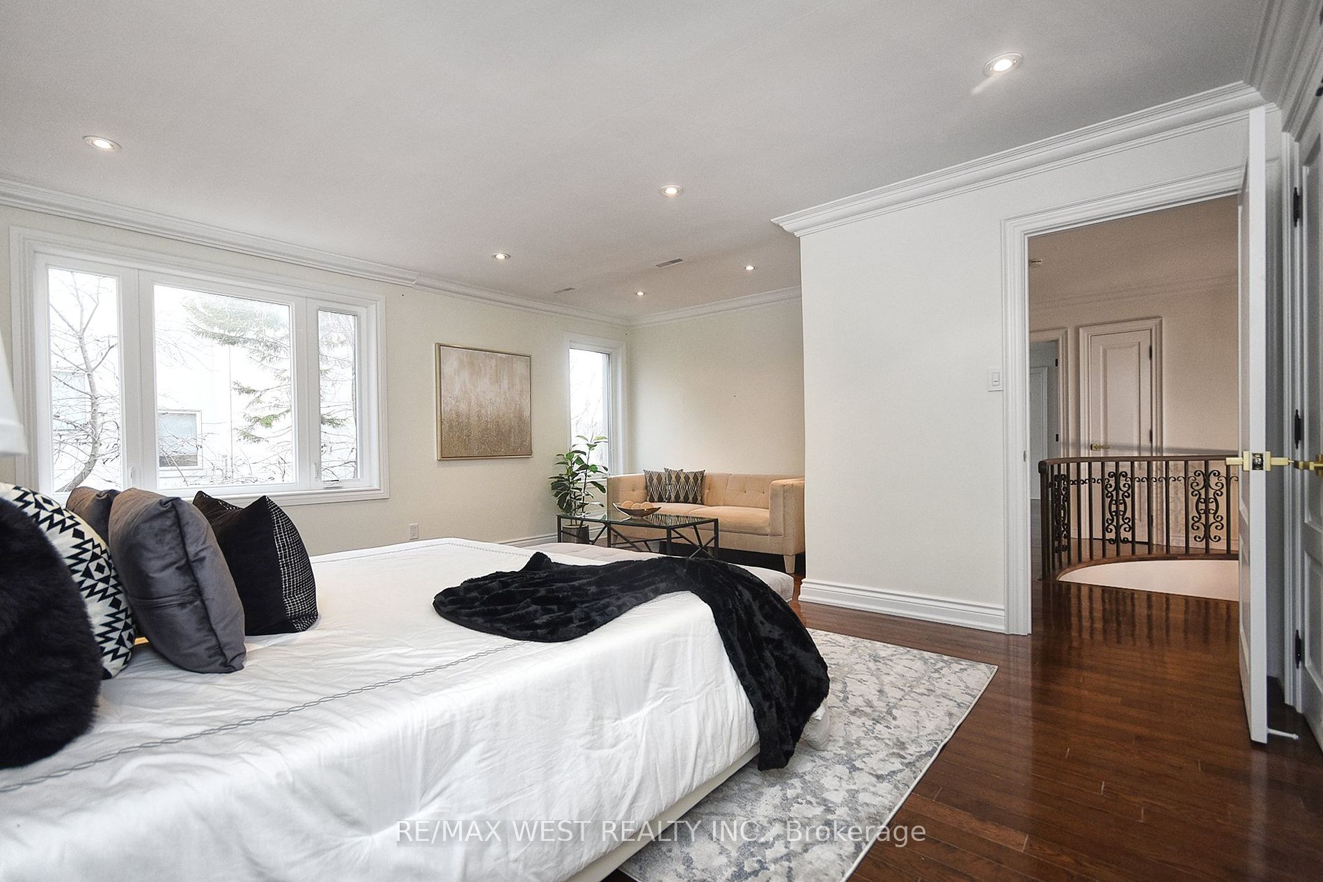 9 Campbell Ave