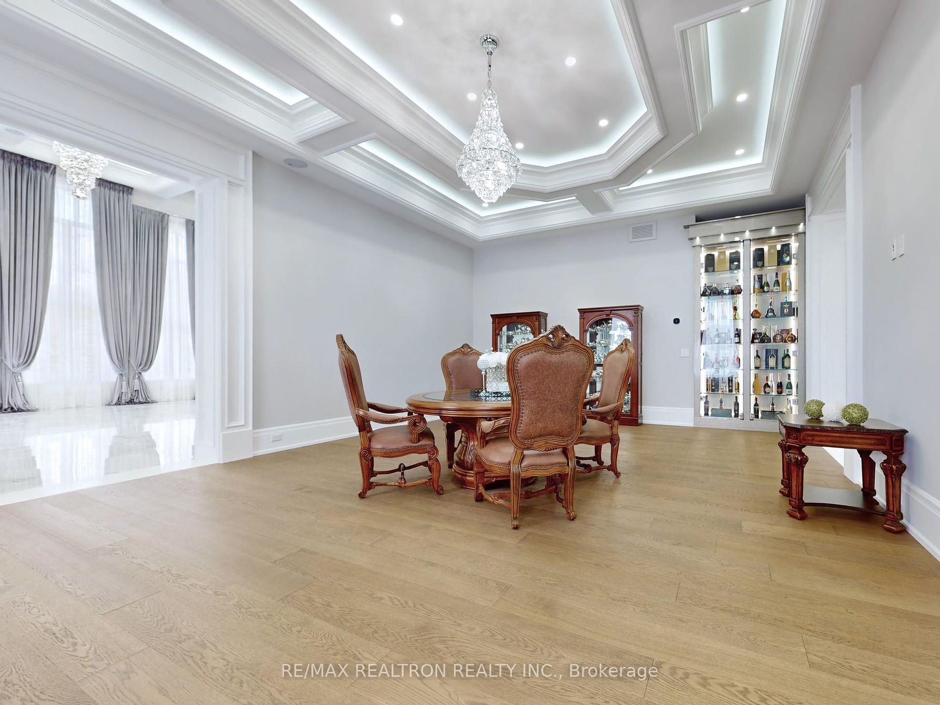14358 Bathurst Street