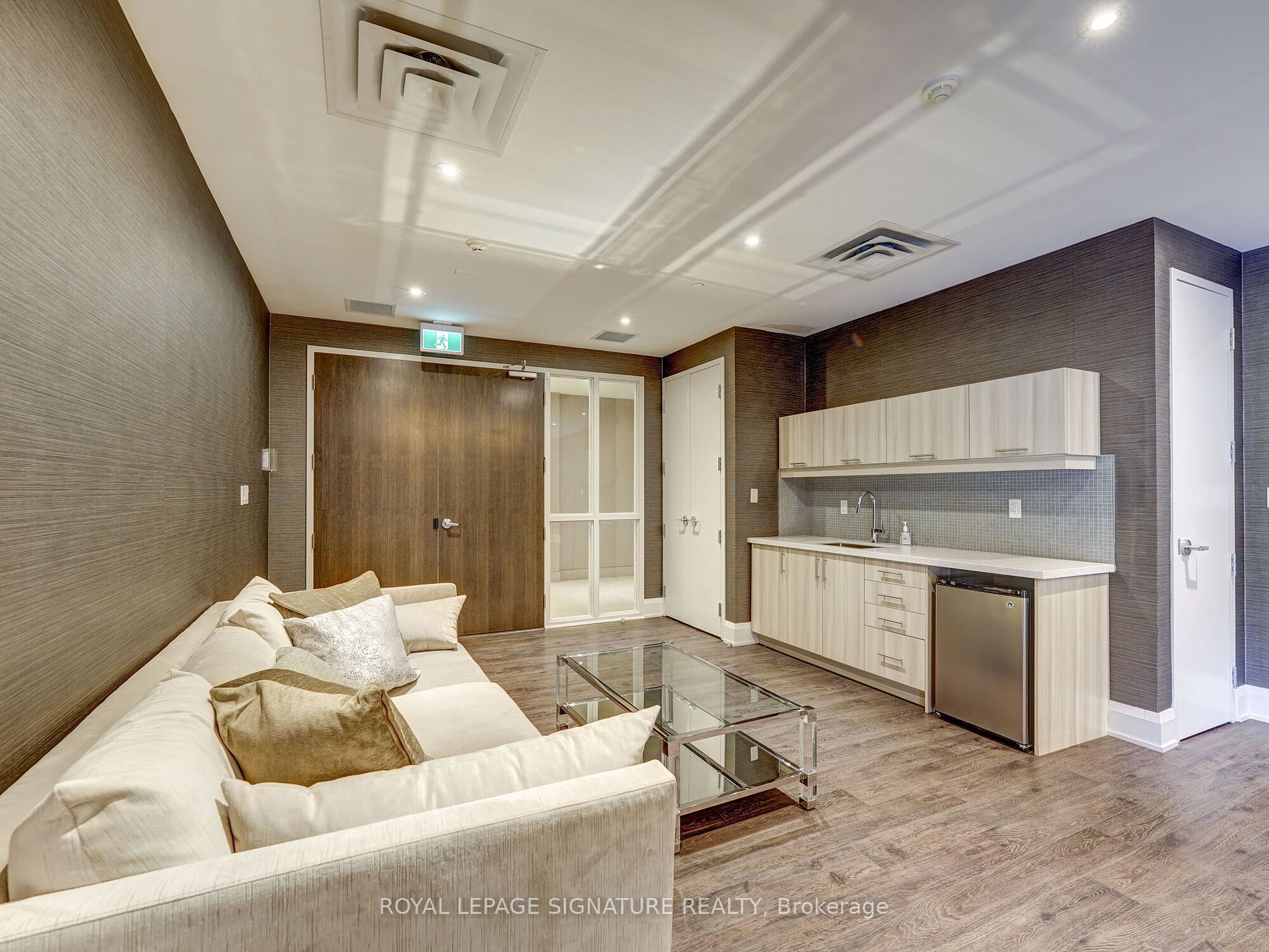15277 Yonge St, #503