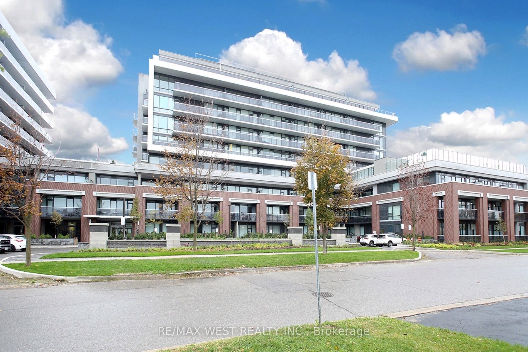 4800 Highway 7, #Ph901