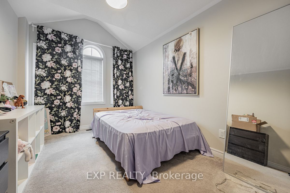 50 Clifford Cres