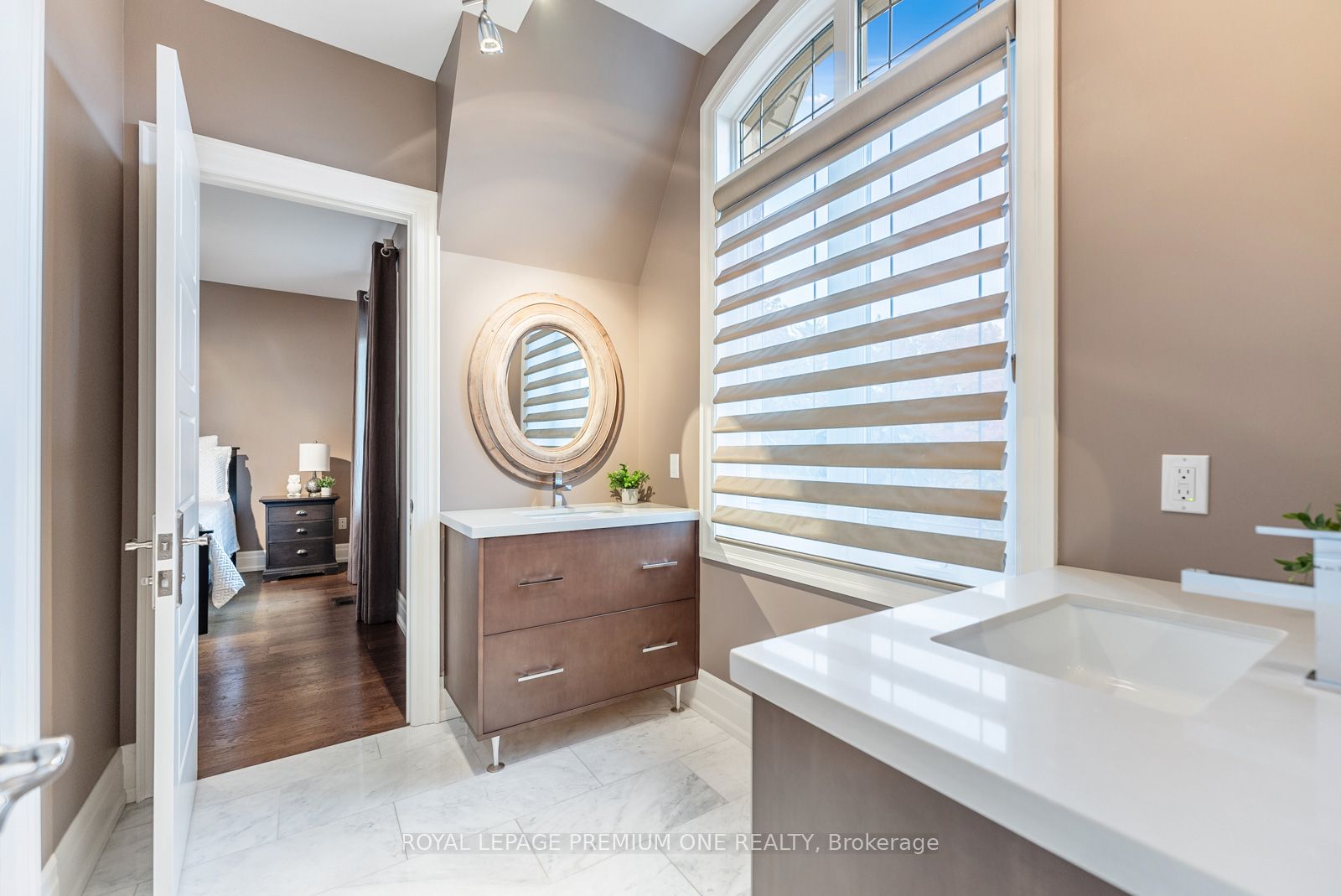 6 Weller Cres