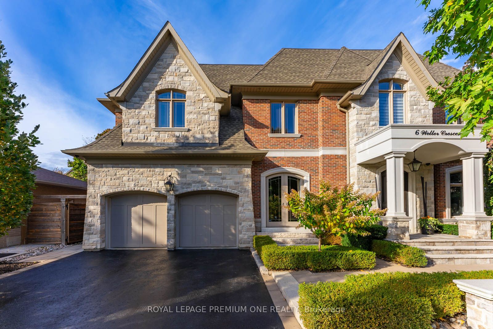 6 Weller Cres