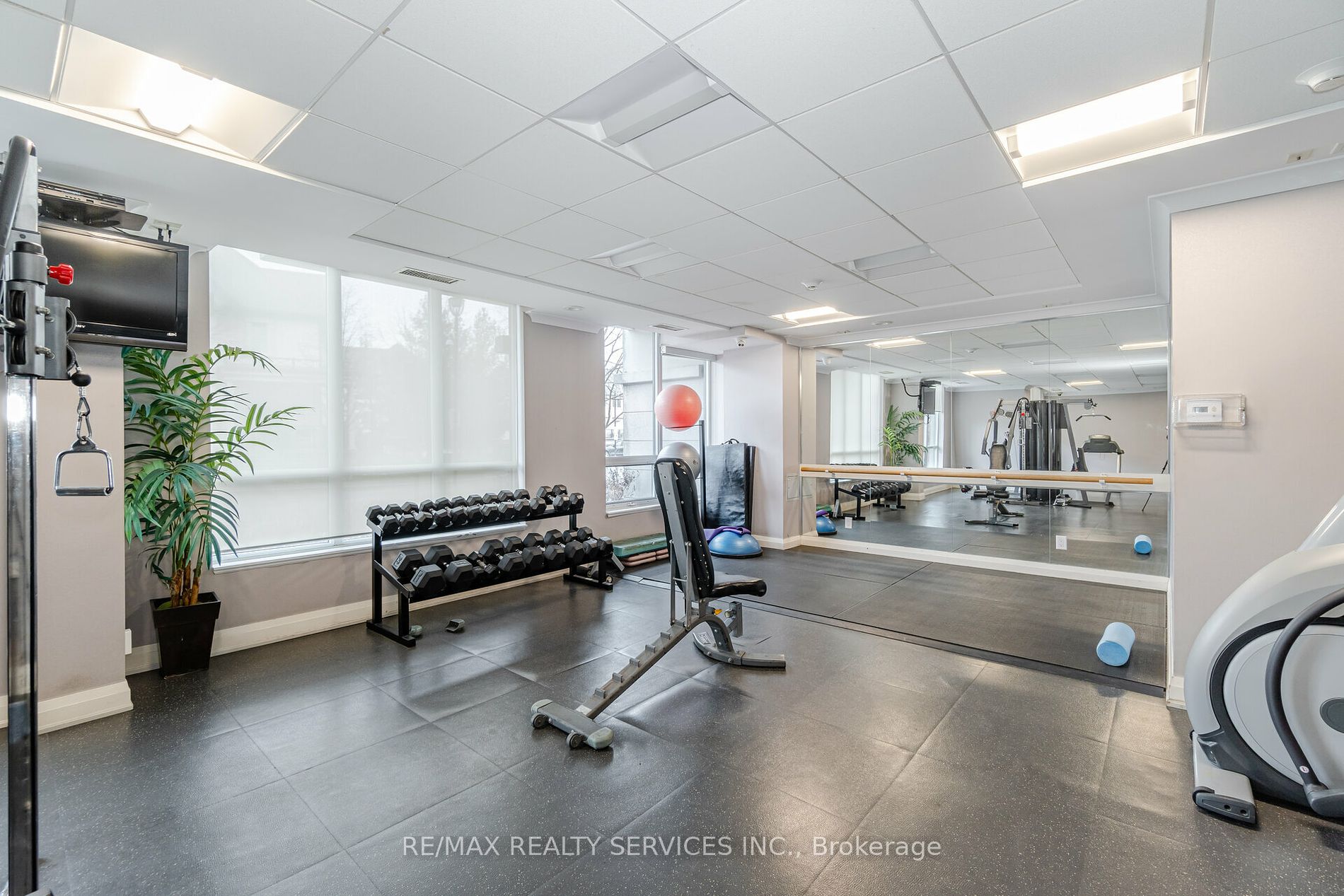 20 North Park Road, #910