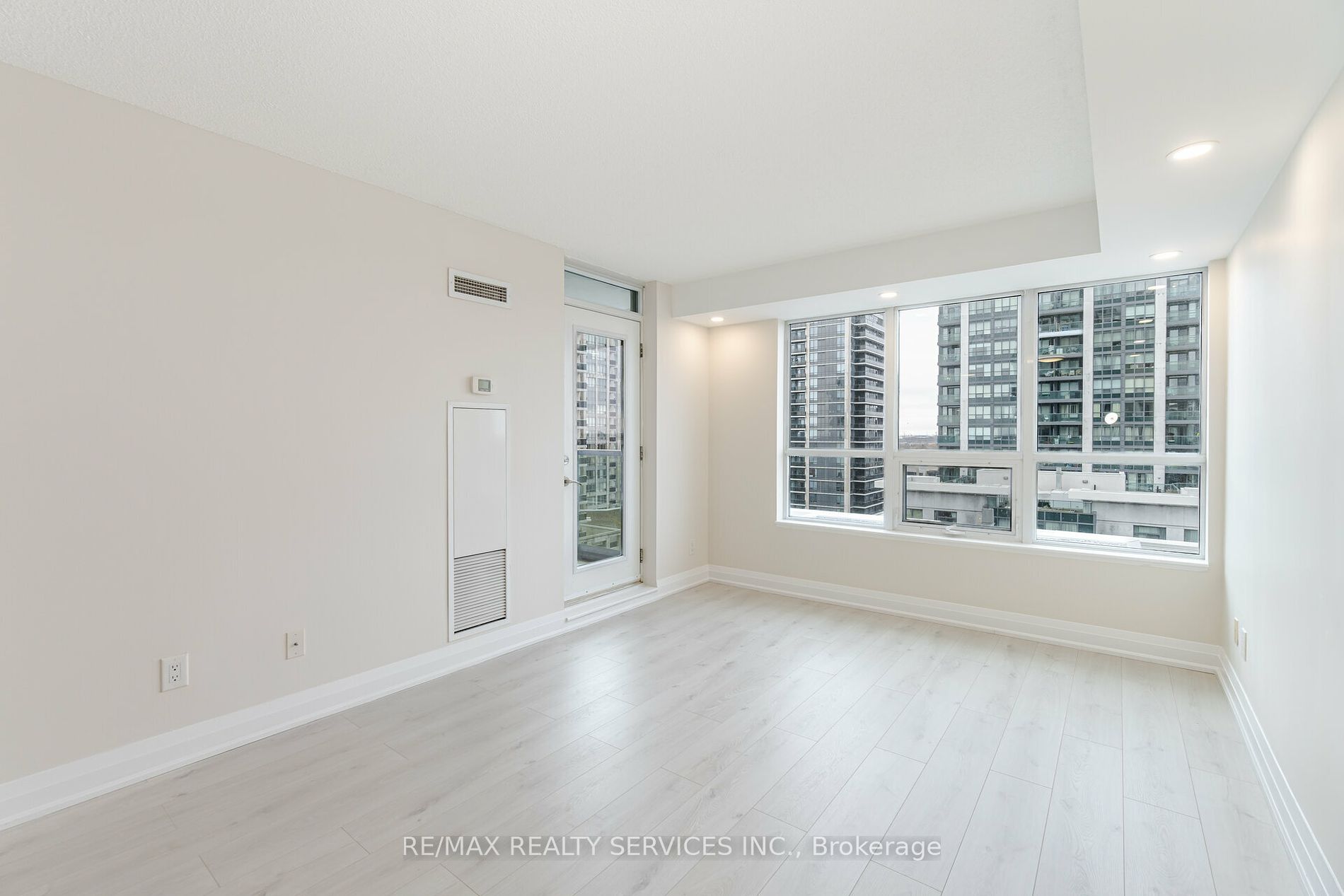 20 North Park Road, #910