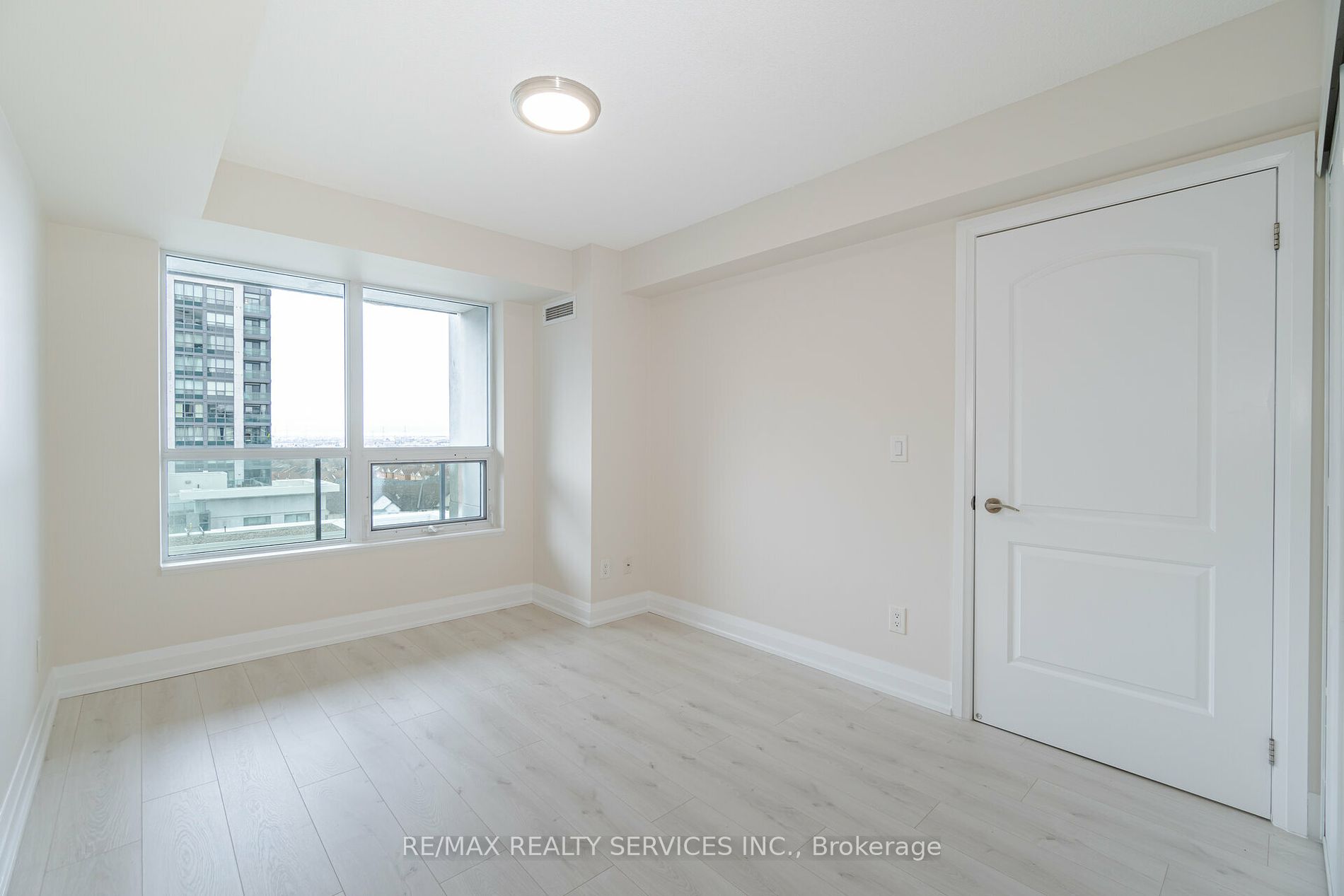 20 North Park Road, #910