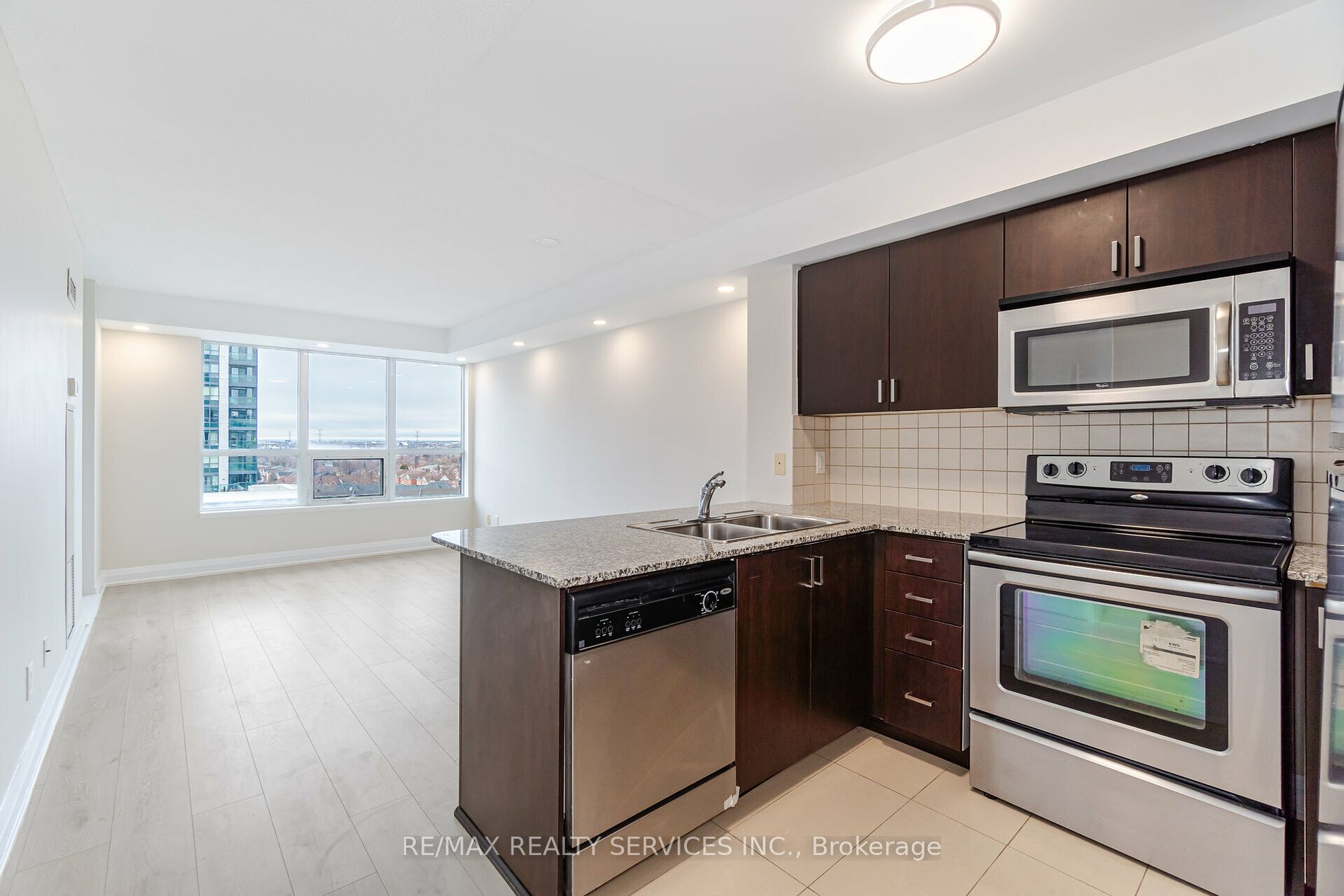 20 North Park Road, #910