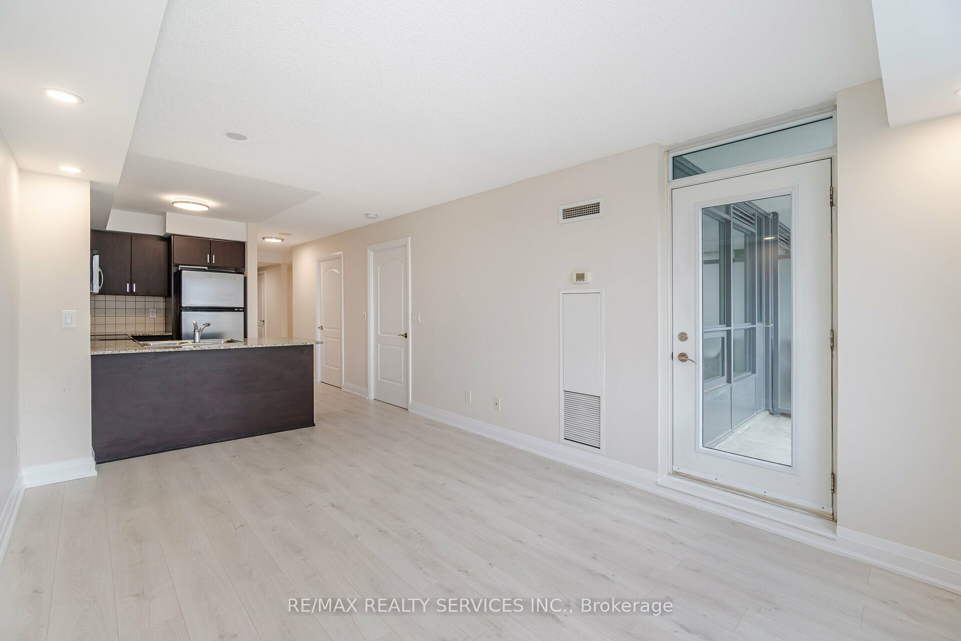 20 North Park Road, #910