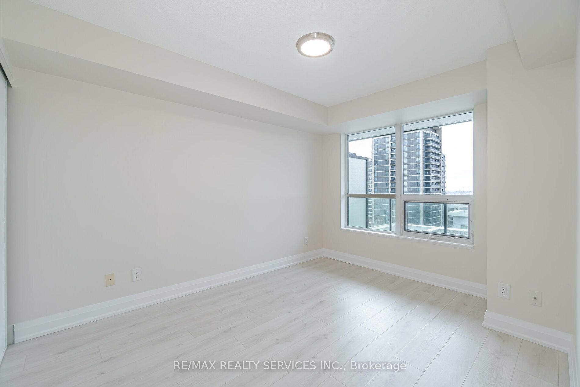 20 North Park Road, #910