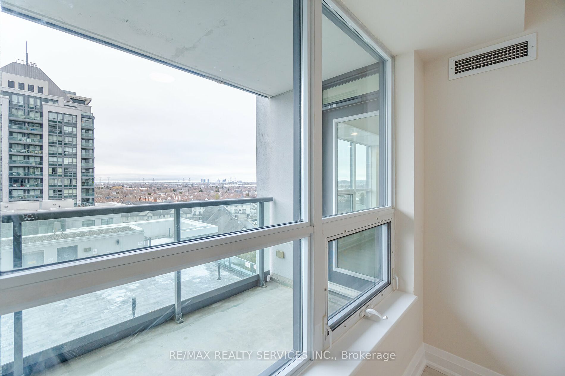 20 North Park Road, #910