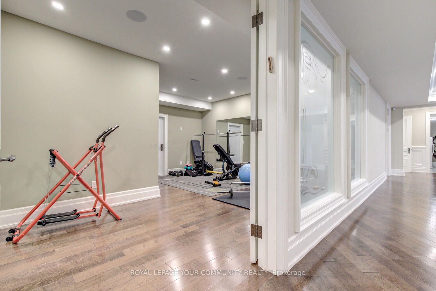 223 Crestwood Rd