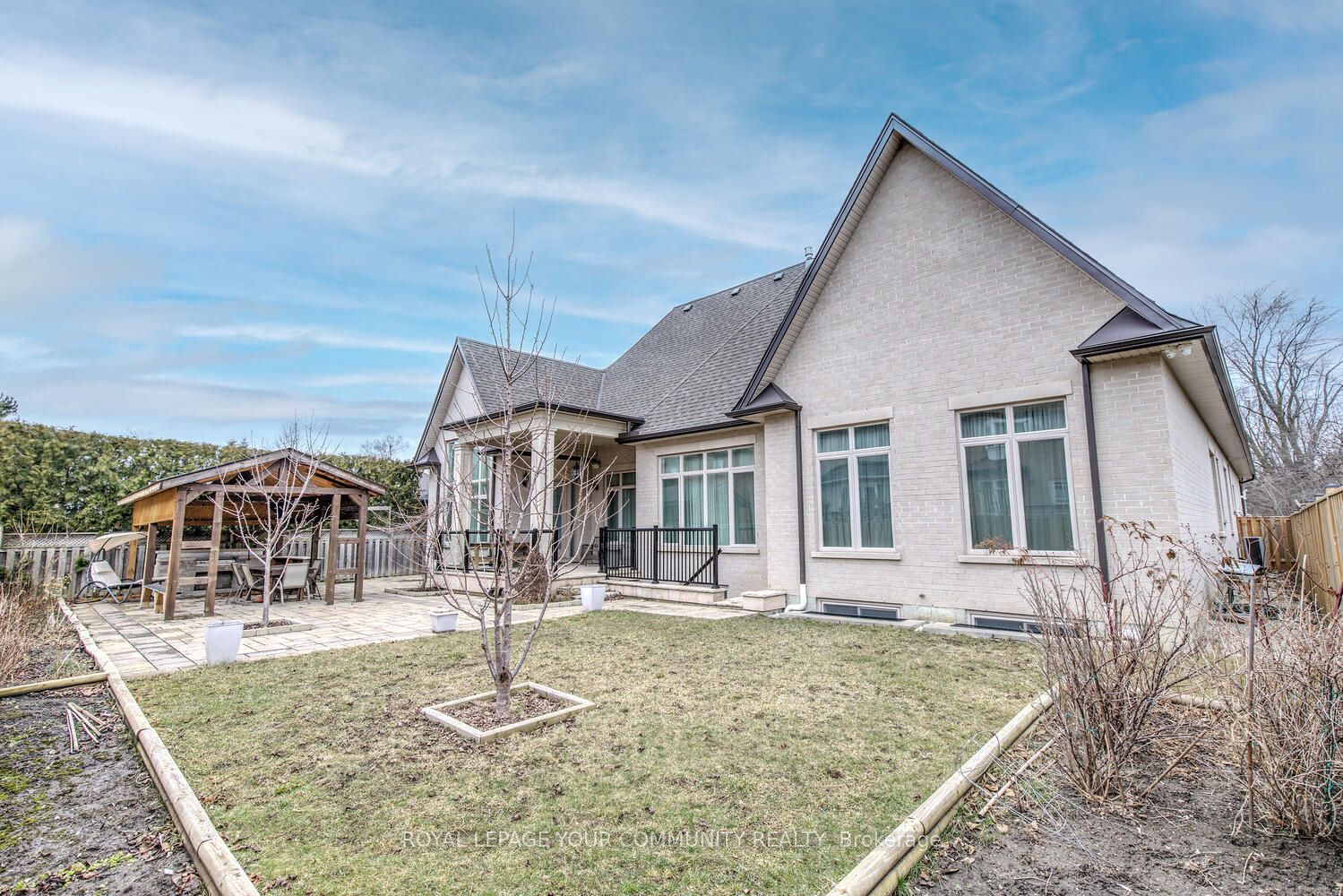 223 Crestwood Rd