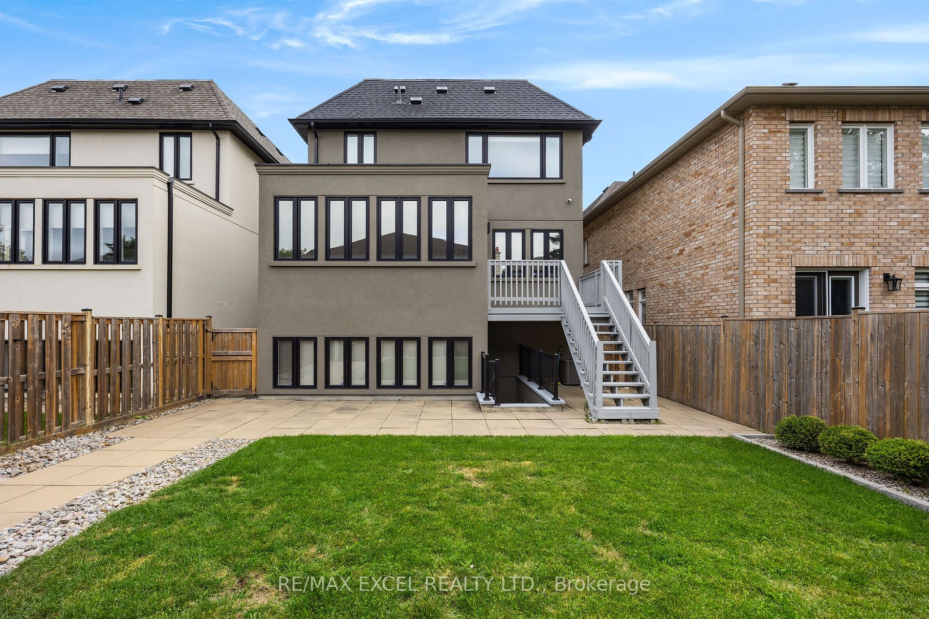 196 Townsgate Dr
