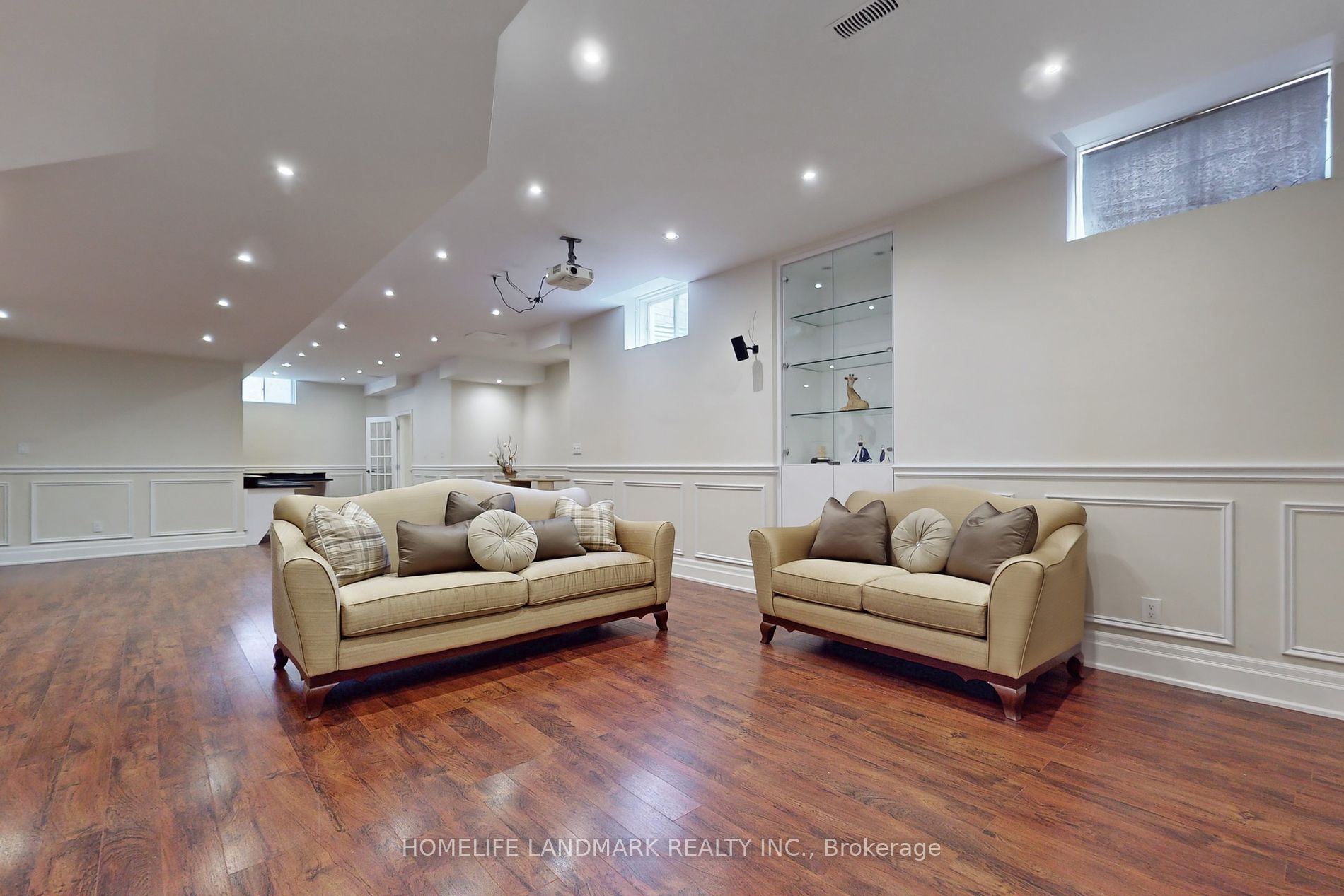 53 Carisbrooke Circ