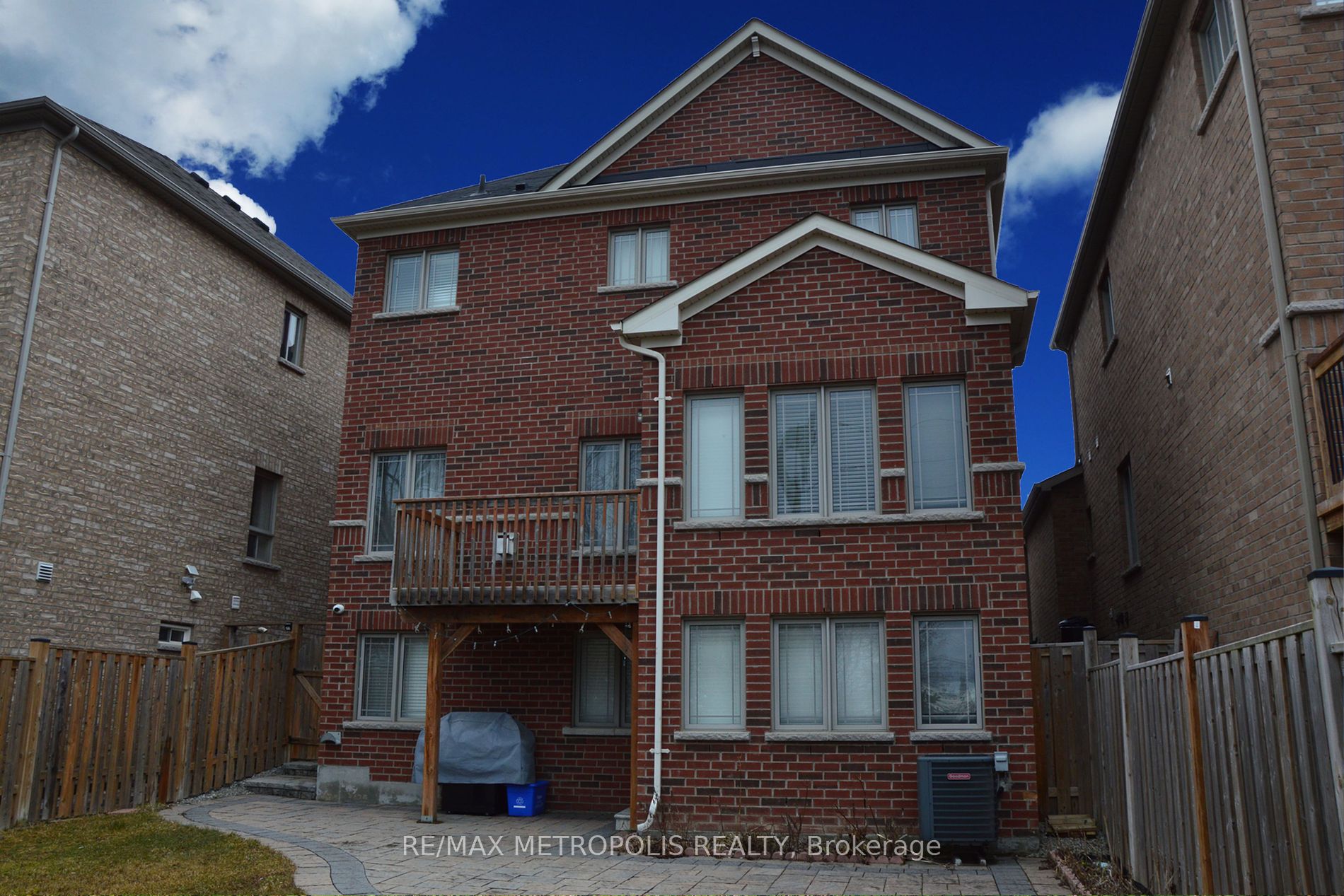 179 Armstrong Crescent