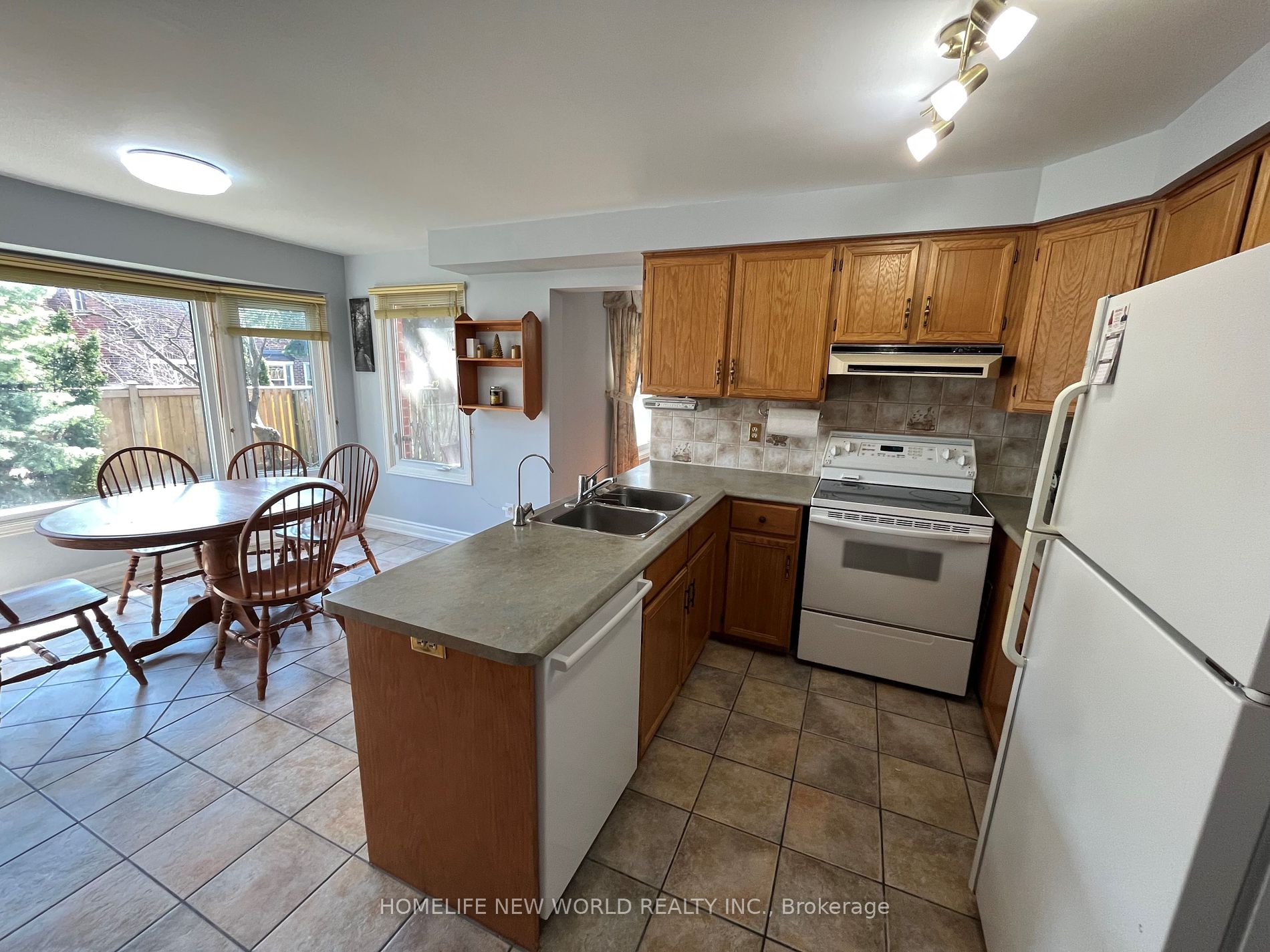 37 Garnish Green Grove