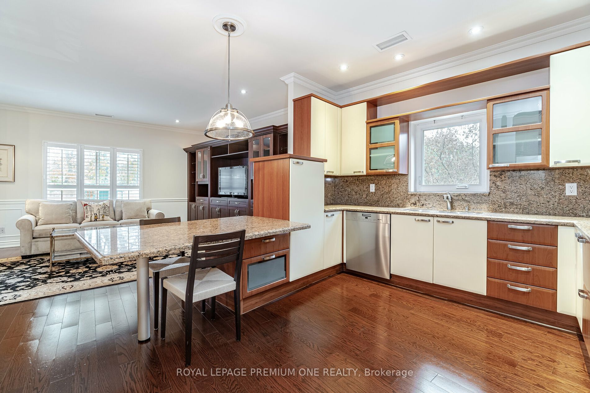 33 Wallace St, #102