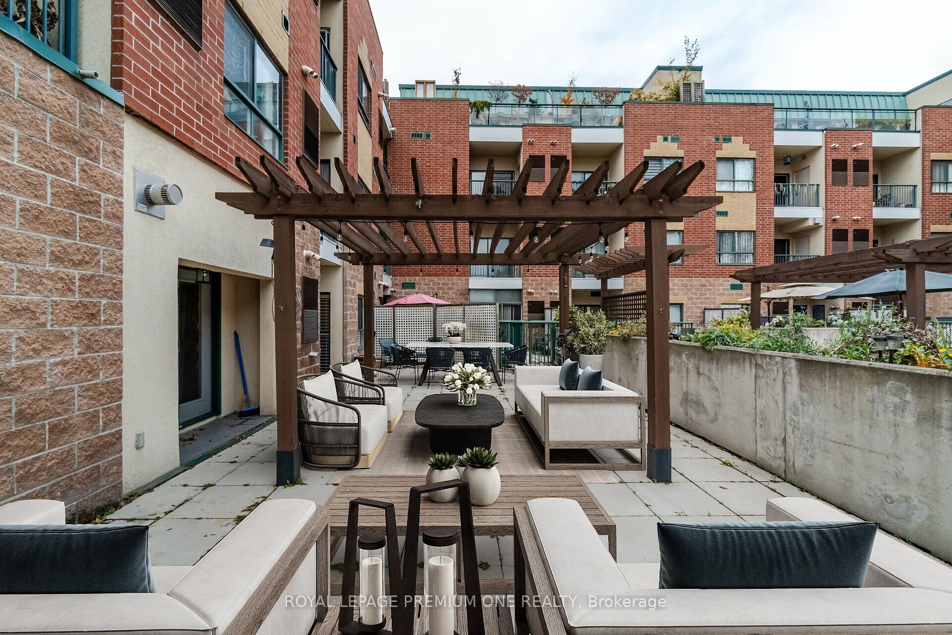 33 Wallace St, #102