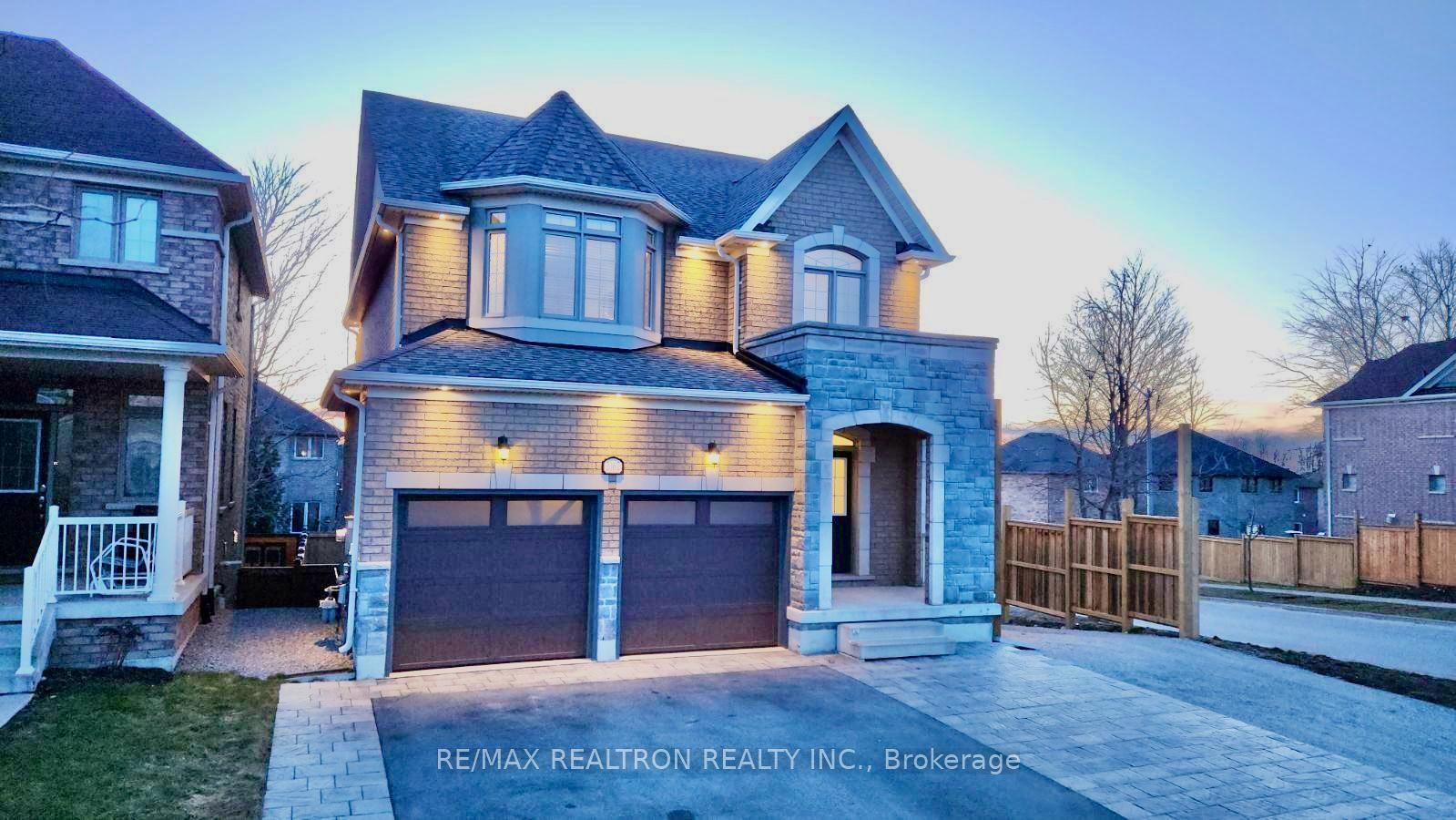 2162 Dawson Crescent