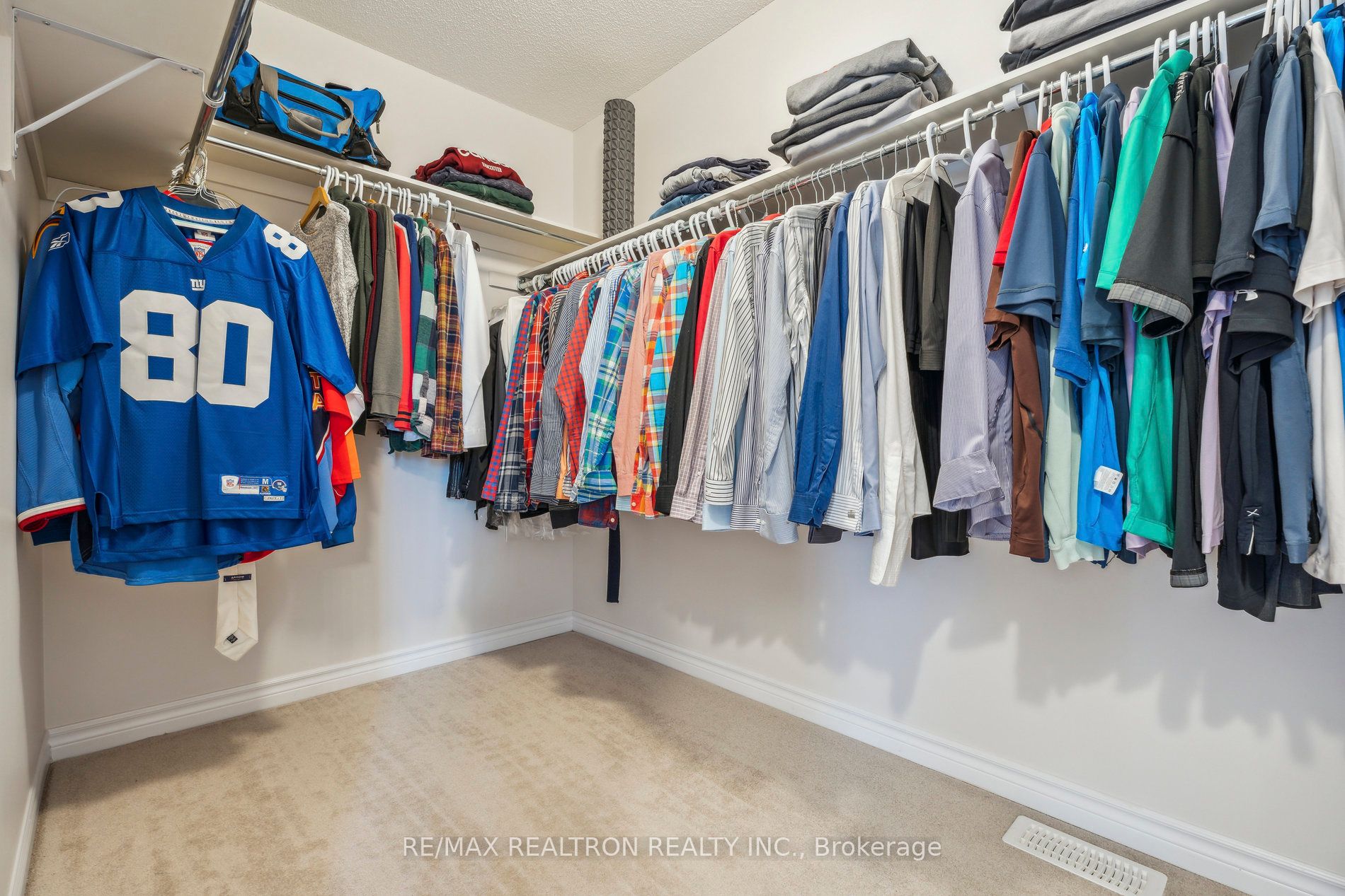 2162 Dawson Crescent