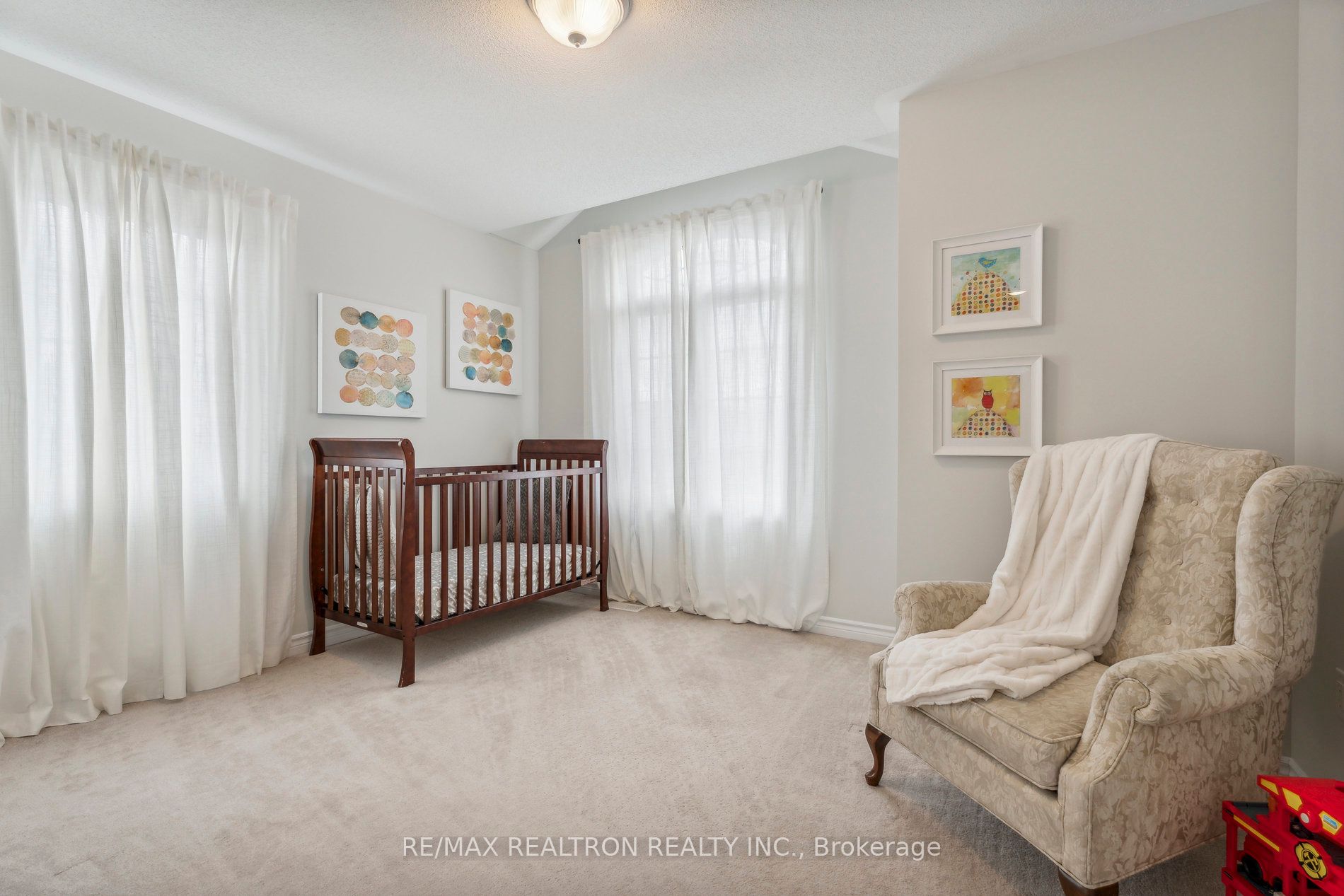 2162 Dawson Crescent