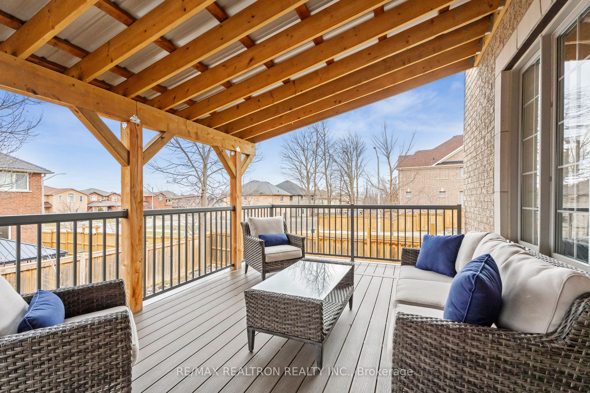 2162 Dawson Crescent