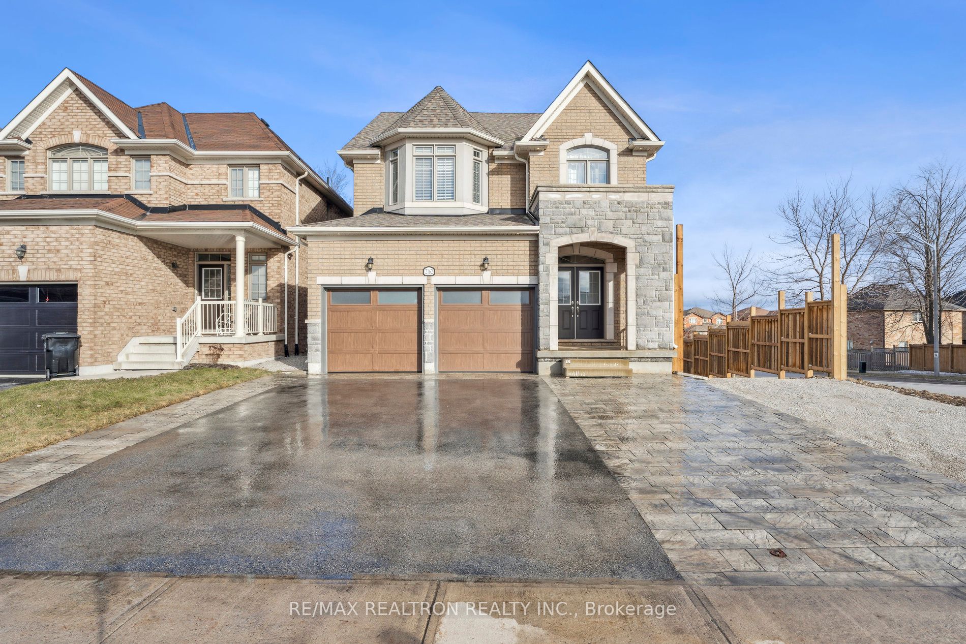 2162 Dawson Crescent
